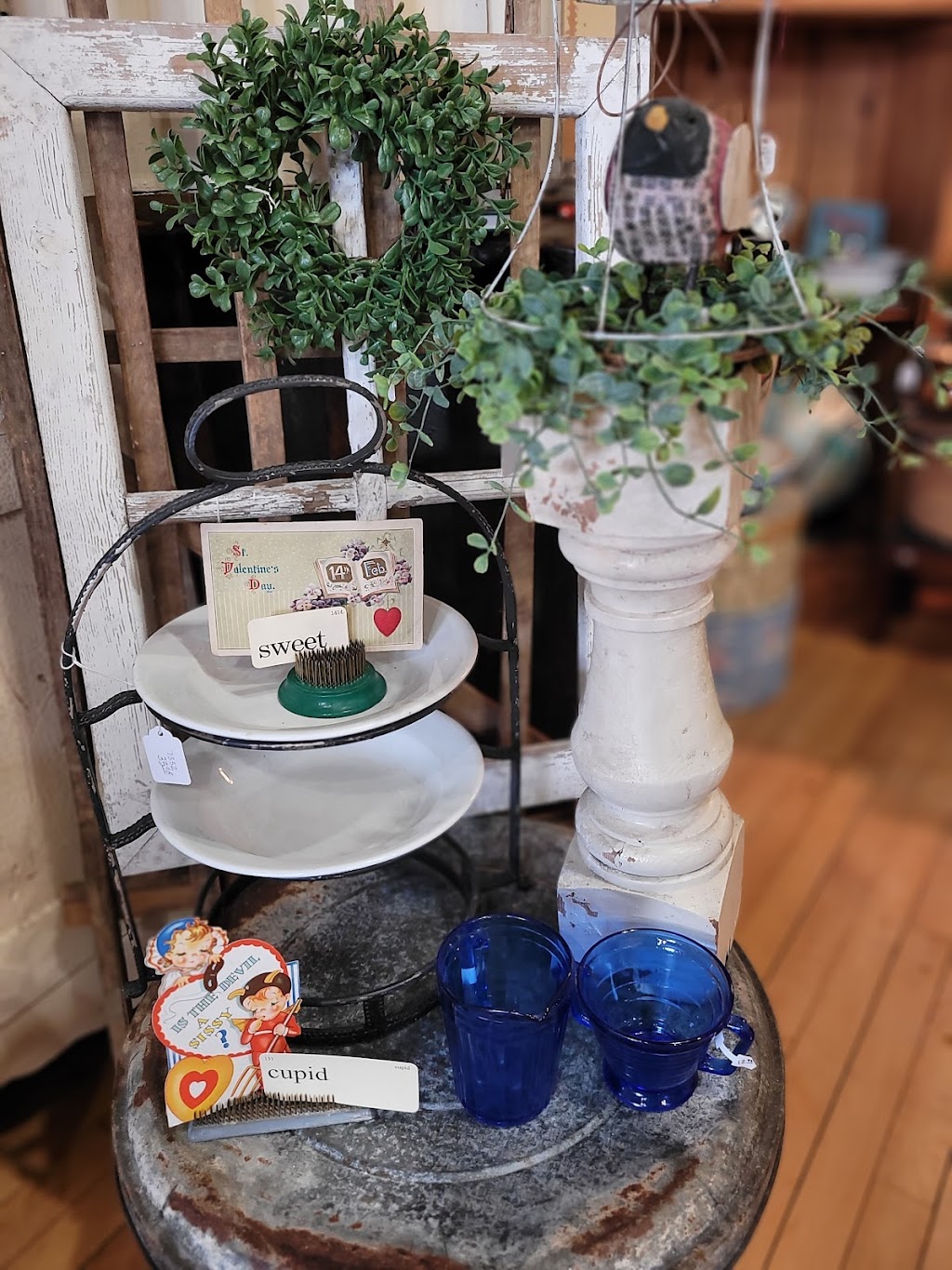 Lollygag Antiques | 16 6th Ave, New Glarus, WI 53574, USA | Phone: (630) 209-0423
