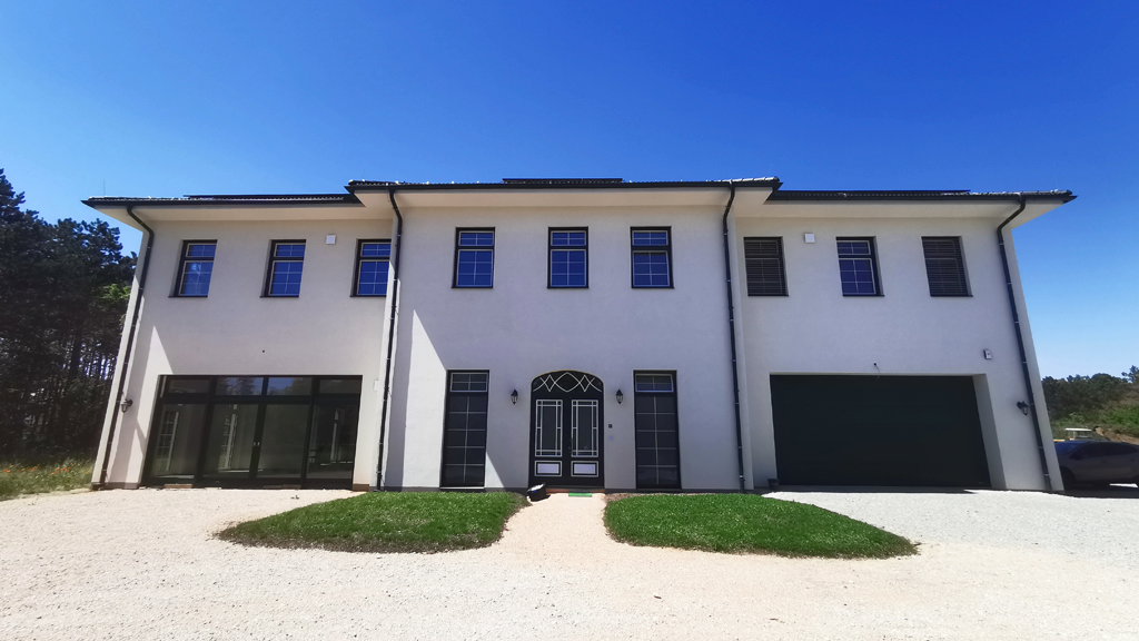 CYBERTEC PostgreSQL International GmbH | Römerstraße 19, 2752 Wöllersdorf, Austria | Phone: 02622 930220