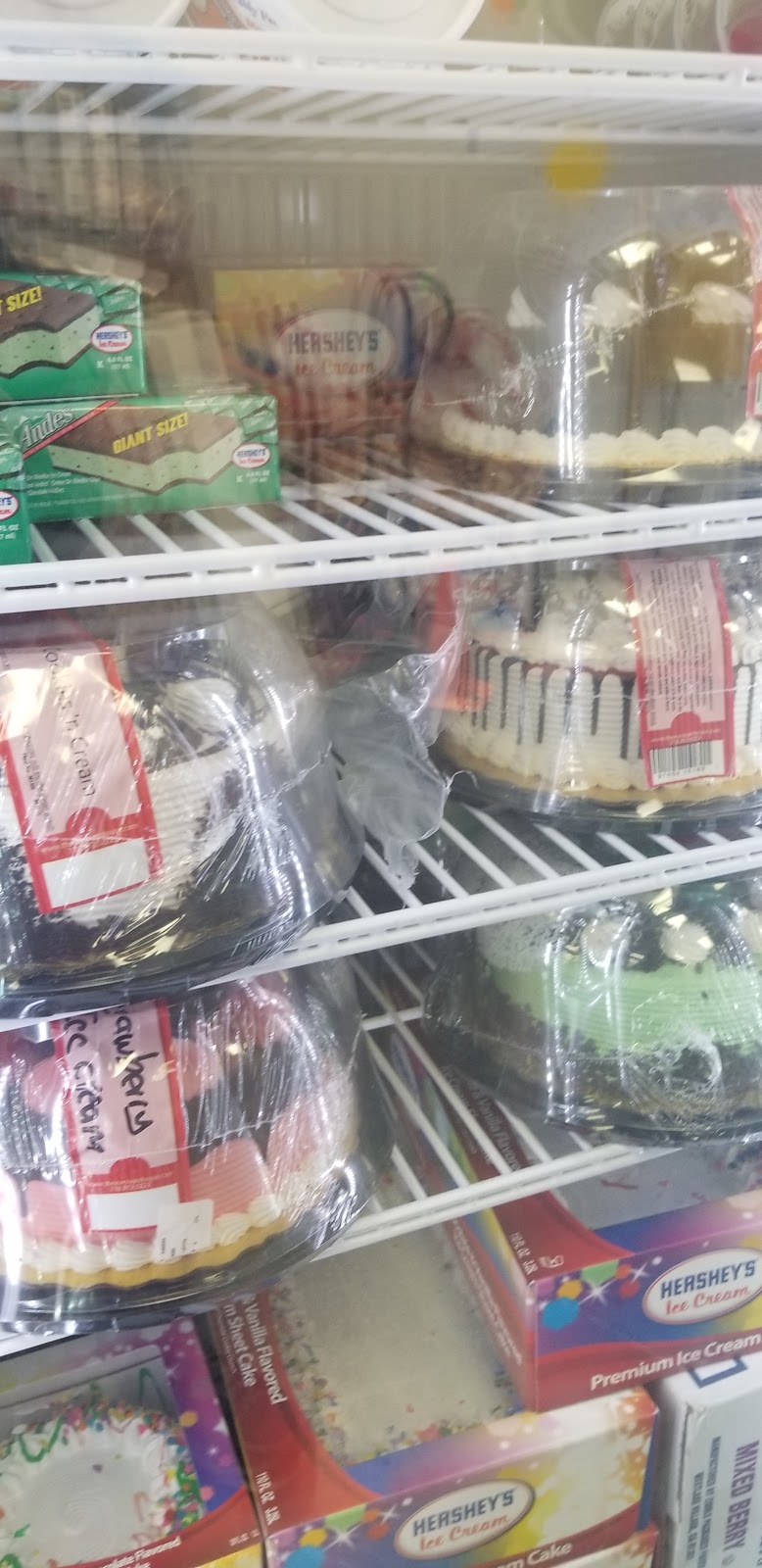 Hersheys Ice Cream & more | 2890 Hempstead Tpke, Levittown, NY 11756, USA | Phone: (516) 731-2663