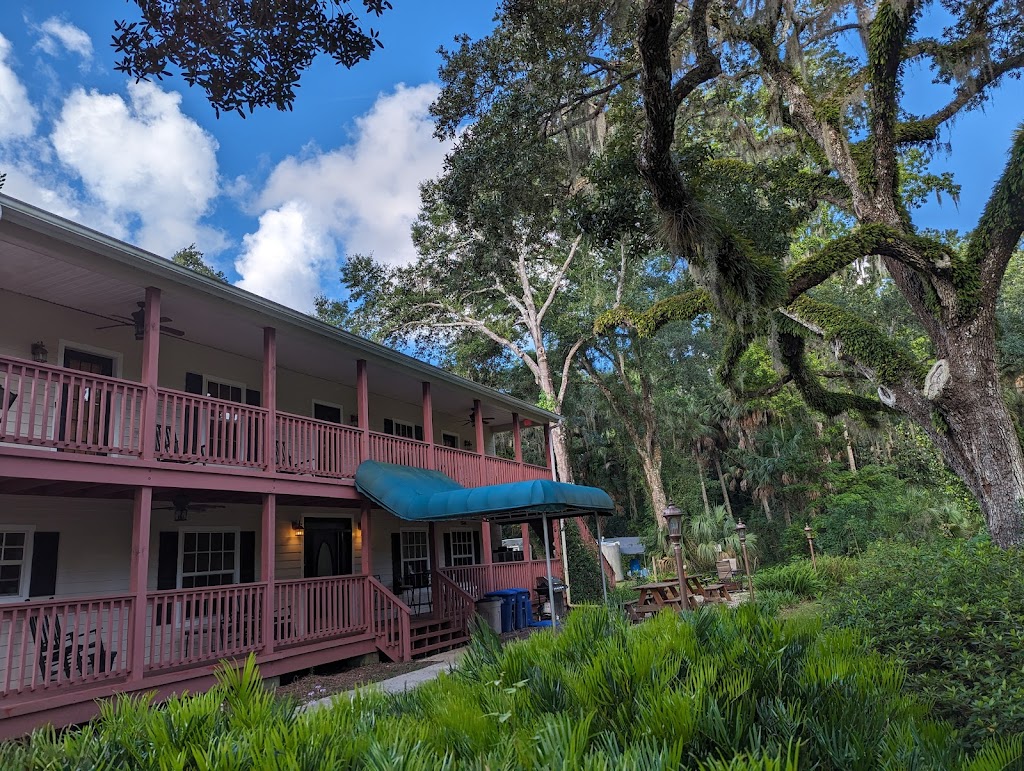 Chassahowitzka Hotel | 8551 W Miss Maggie Dr, Homosassa, FL 34448, USA | Phone: (352) 382-2075