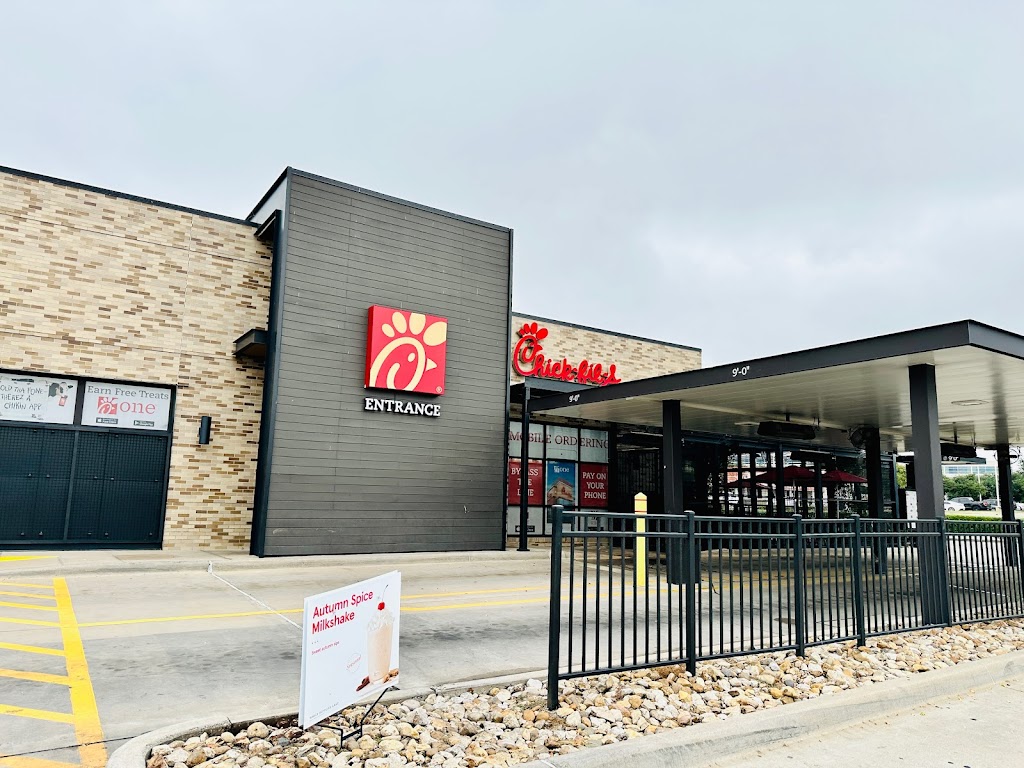 Chick-fil-A | 1535 N Cockrell Hill Rd, Dallas, TX 75211, USA | Phone: (214) 331-2400