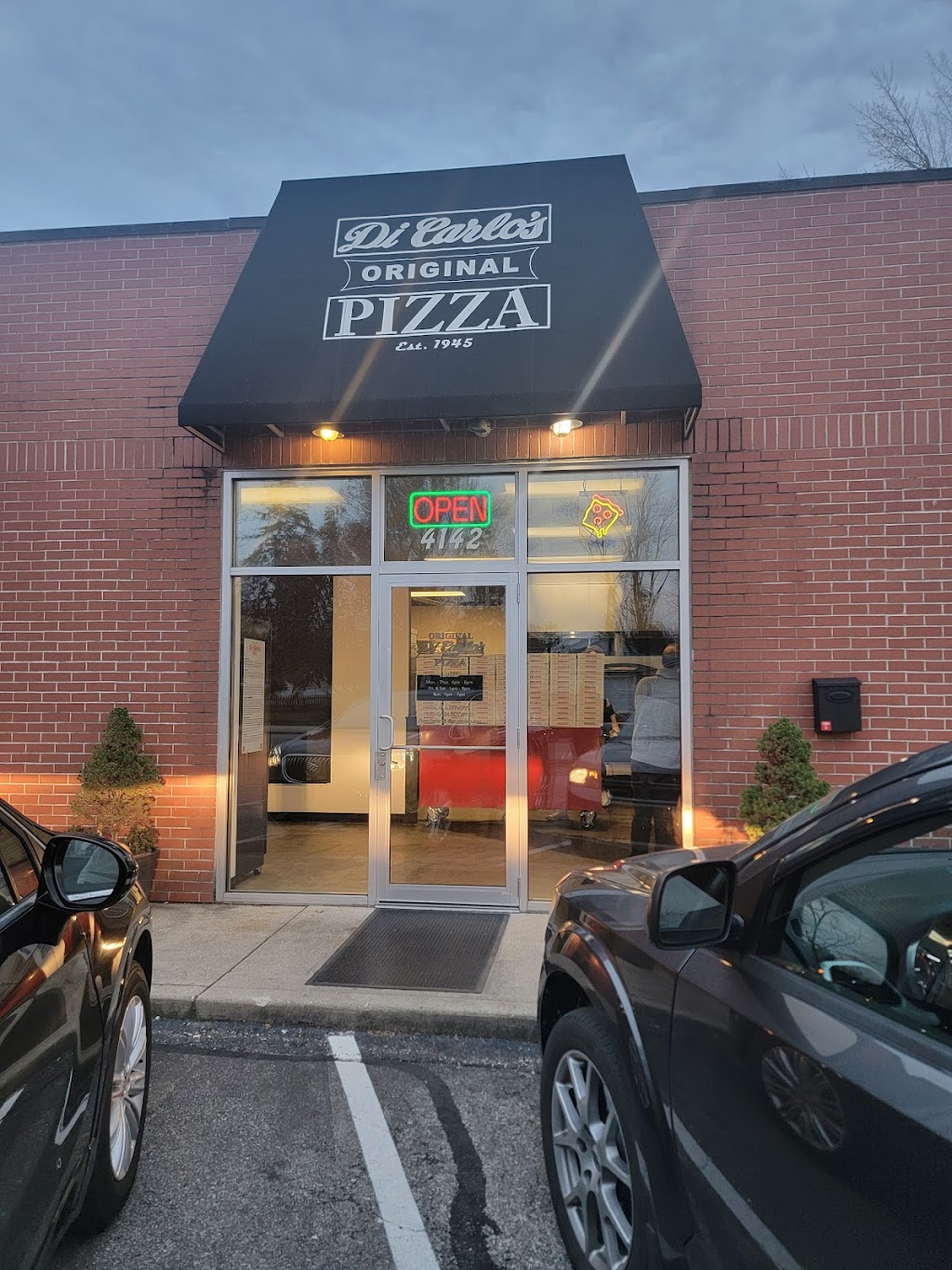 DiCarlos Pizza - Hilliard | 4142 Main St, Hilliard, OH 43026, USA | Phone: (614) 966-2055