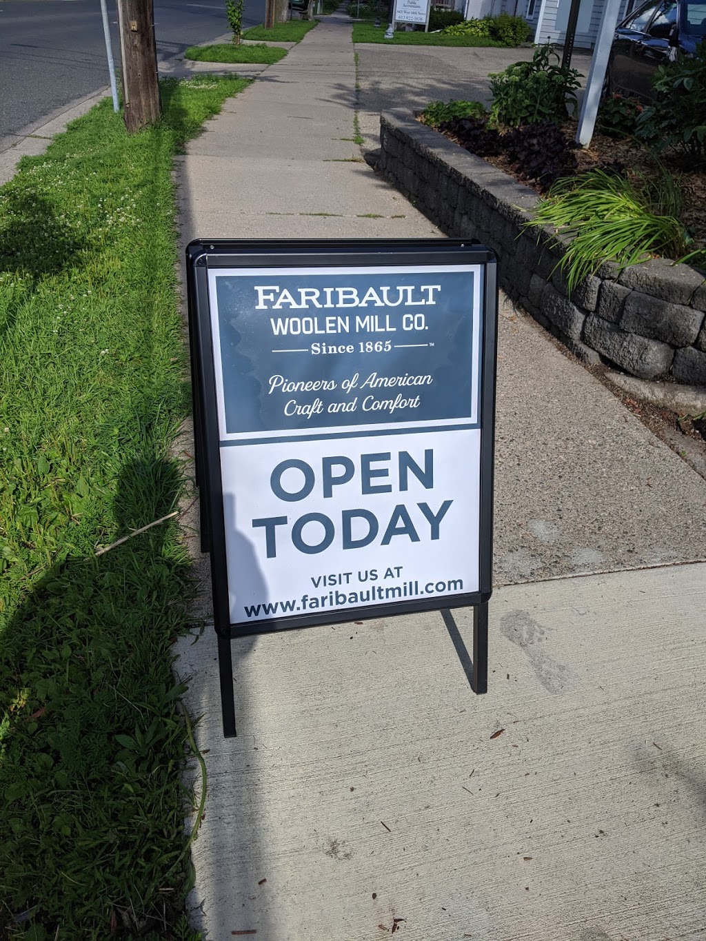 Faribault Woolen Mill Linden Hills | 3413 W 44th St, Minneapolis, MN 55410, USA | Phone: (612) 314-7268