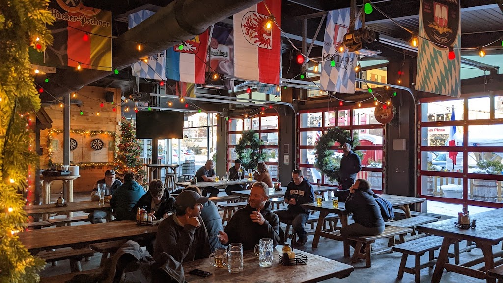 Wolffs Biergarten | 165 Erie Blvd, Schenectady, NY 12305, USA | Phone: (518) 631-9517