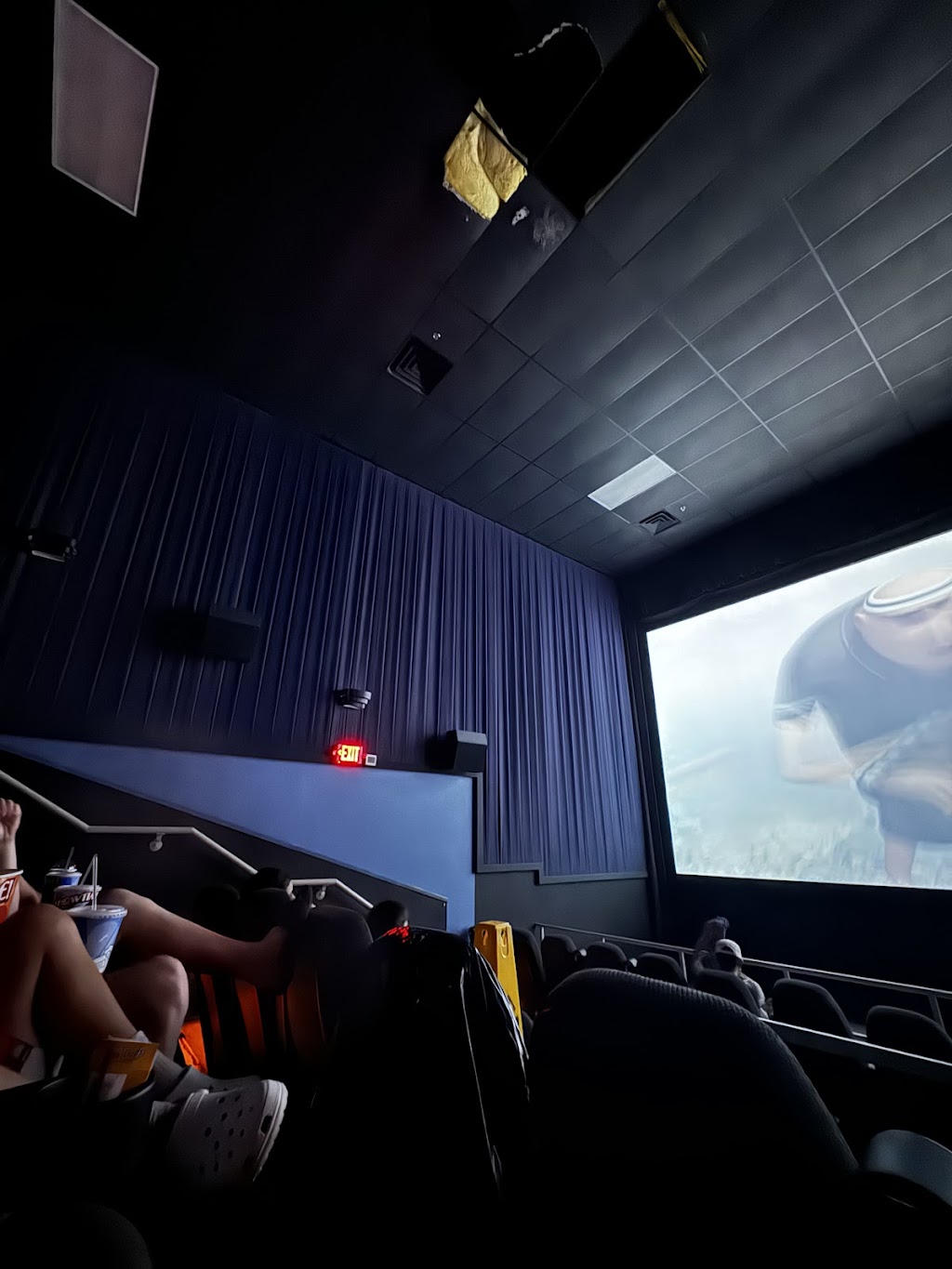 Hometown Cinemas Gun Barrel City | 215 Heritage Pkwy, Gun Barrel City, TX 75156, USA | Phone: (903) 713-0103