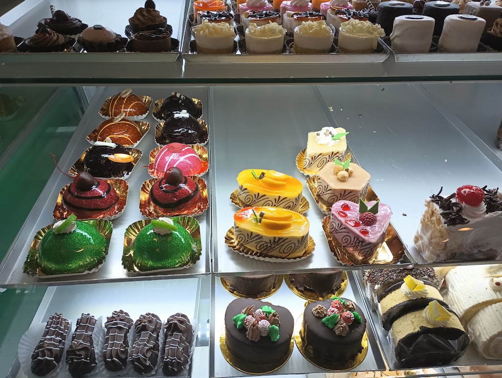 Oak Mill Bakery | 2314 E Rand Rd, Arlington Heights, IL 60004 | Phone: (847) 454-0139