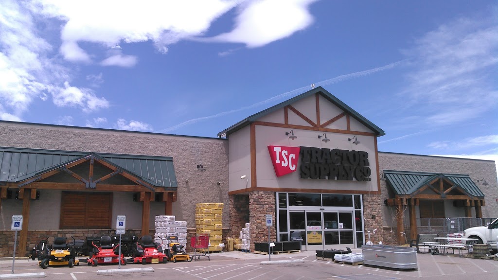 Tractor Supply Co. | 919 Spruce Haven Dr, Woodland Park, CO 80863, USA | Phone: (719) 686-0401