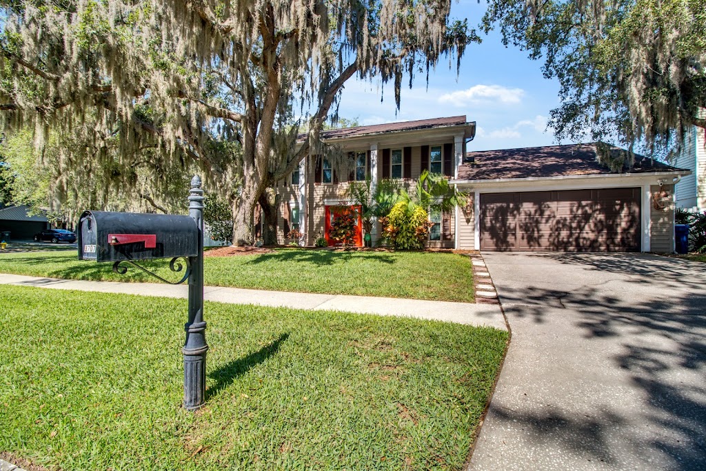 Tampa Bay Large Pool Home | Call for details, Valrico, FL 33596, USA | Phone: (813) 434-0568