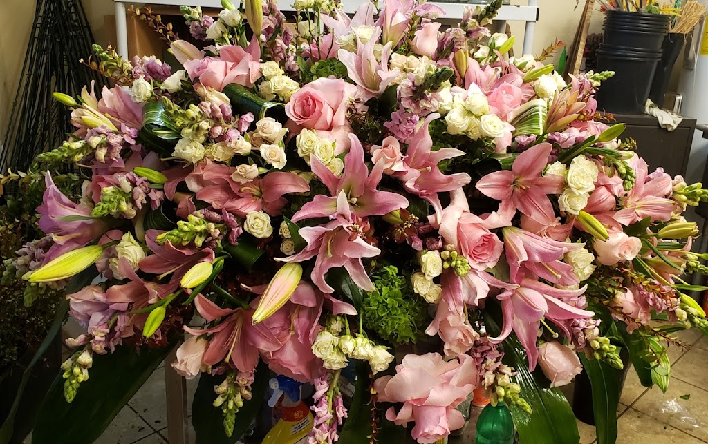 Kemah Flowers & Company | 601 Kipp Ave, Kemah, TX 77565, USA | Phone: (281) 532-6933