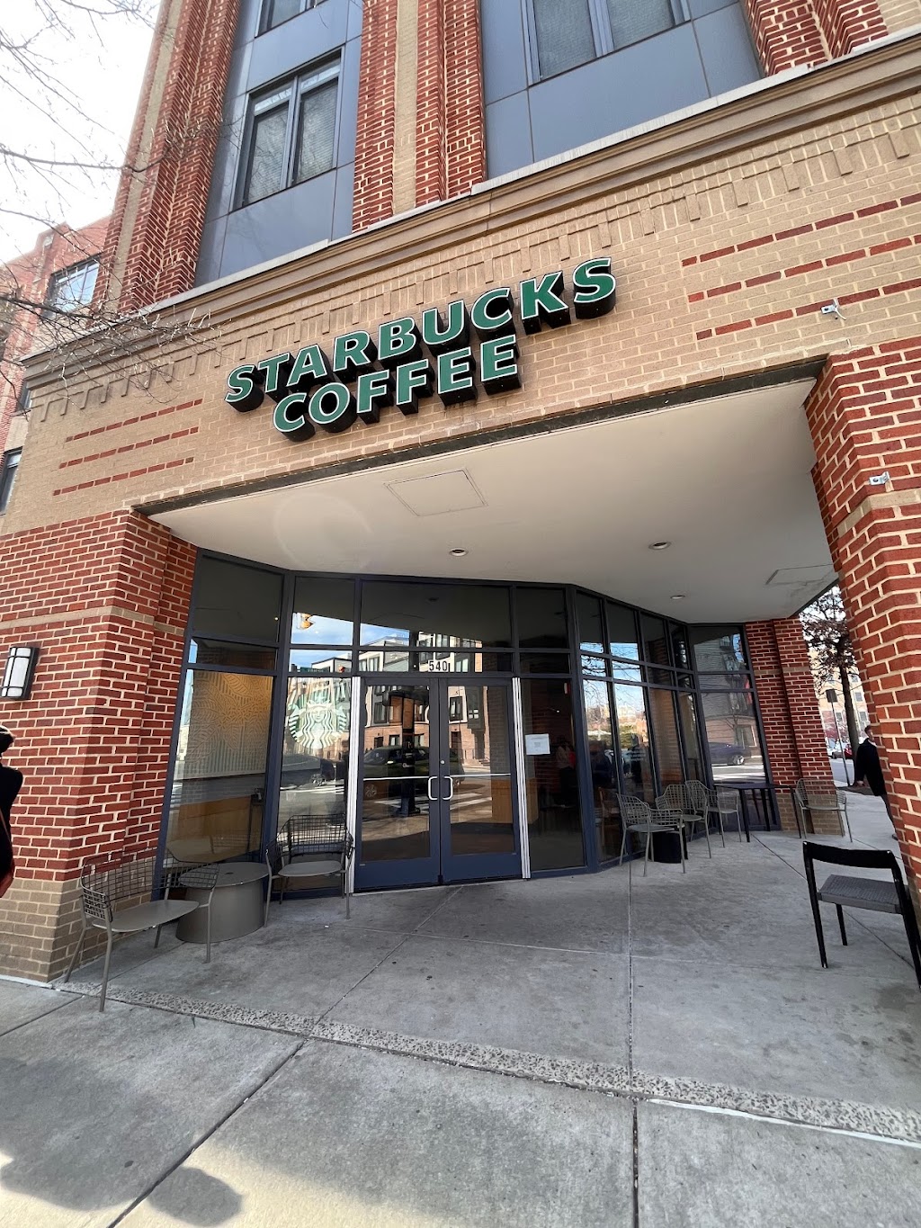 Starbucks | Monarch Apartments, 540 N Henry St, Alexandria, VA 22314, USA | Phone: (703) 535-3208