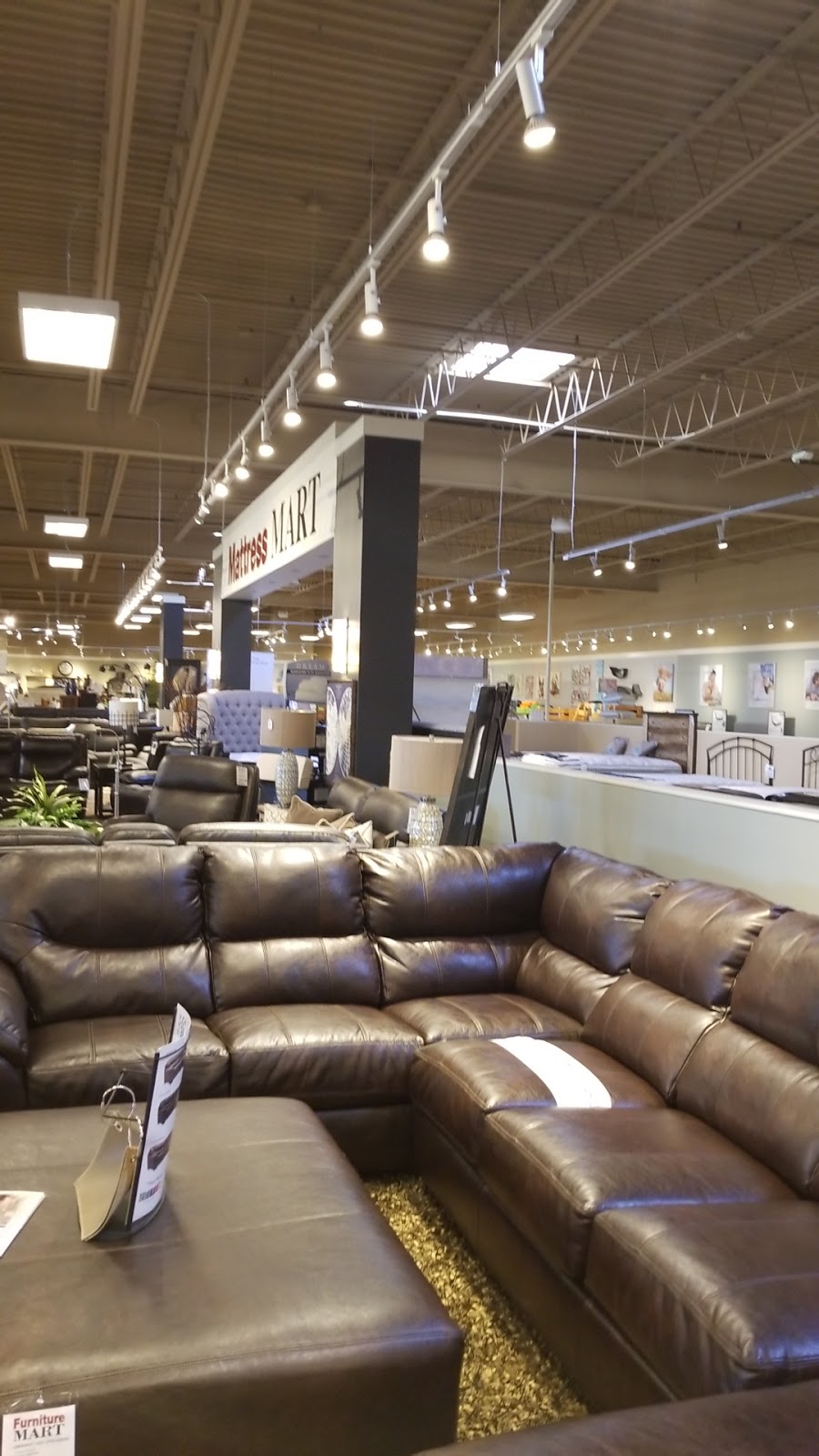 The Furniture Mart | 5401 E River Rd, Fridley, MN 55421, USA | Phone: (763) 571-9649