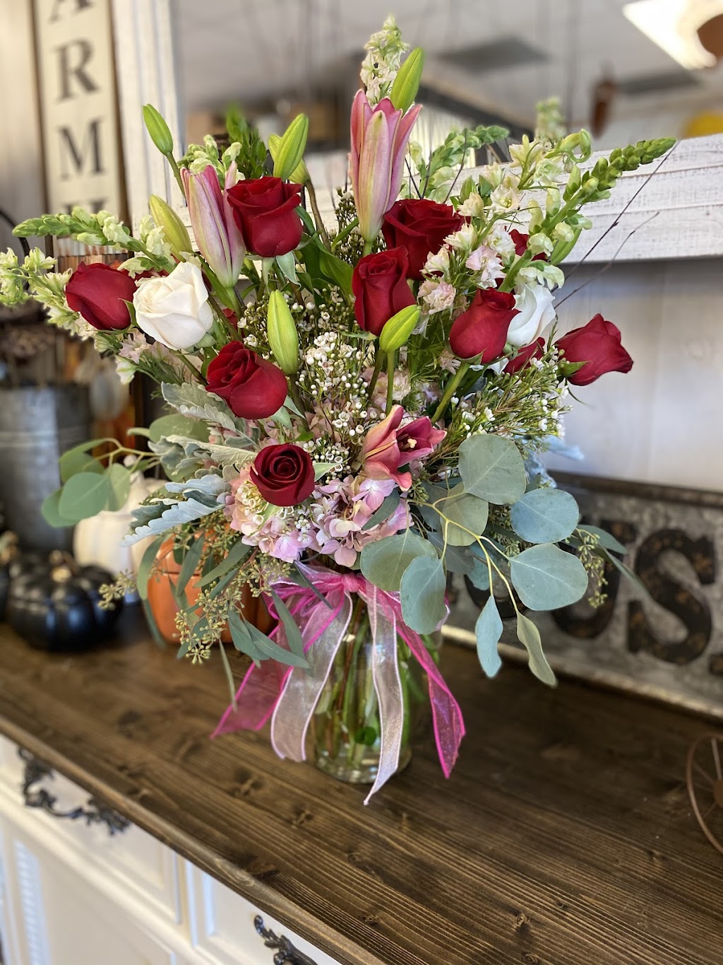 Creative Cousins Florist & Gifts | 5533 NC Hwy 42 W B44, Garner, NC 27529, USA | Phone: (919) 322-0033