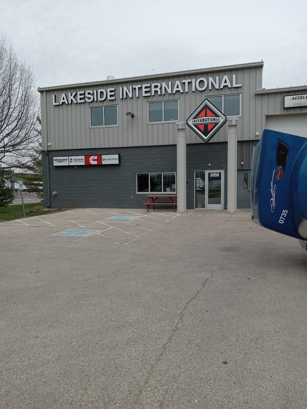 Lakeside International Trucks | 3850 Kennedy Rd, Janesville, WI 53545, USA | Phone: (608) 754-8195