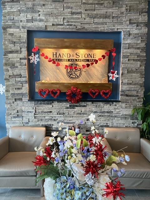 Hand and Stone Massage and Facial Spa | 205 Bricktown Way Suite D, Staten Island, NY 10309, USA | Phone: (917) 677-5844