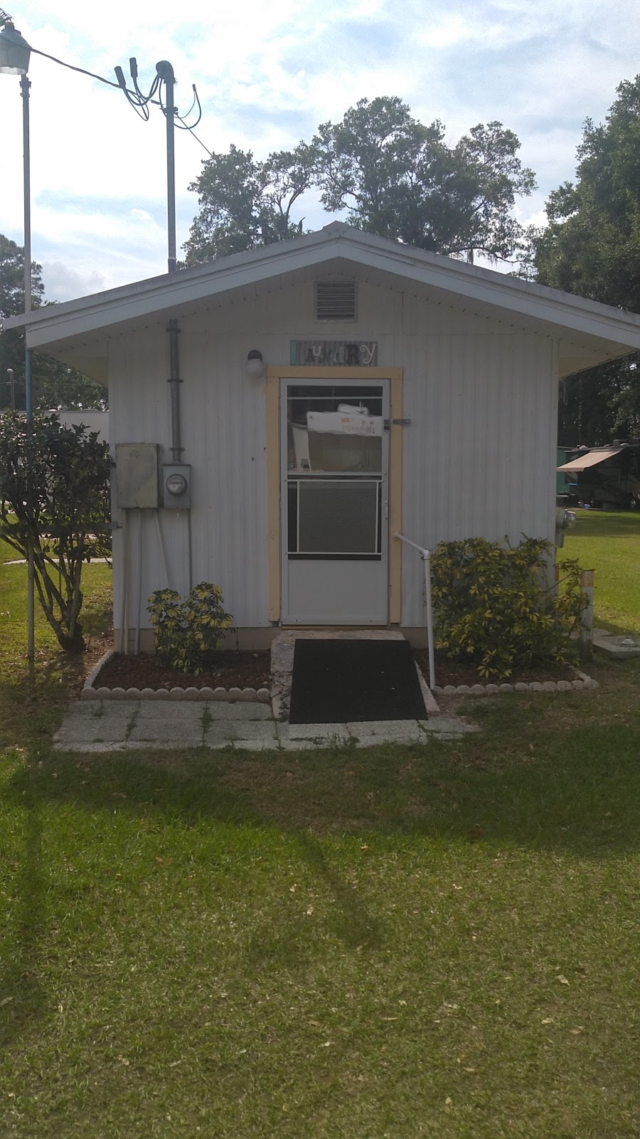 Bahrs RV & Mobile Home Owners | 39444 Bloss Dr, Zephyrhills, FL 33542, USA | Phone: (813) 782-7201