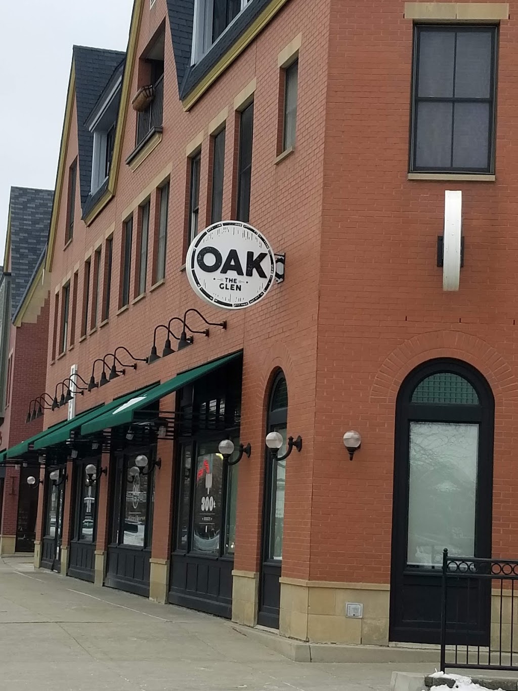 Oak at The Glen | 1811 Tower Dr, Glenview, IL 60026, USA | Phone: (224) 529-5950
