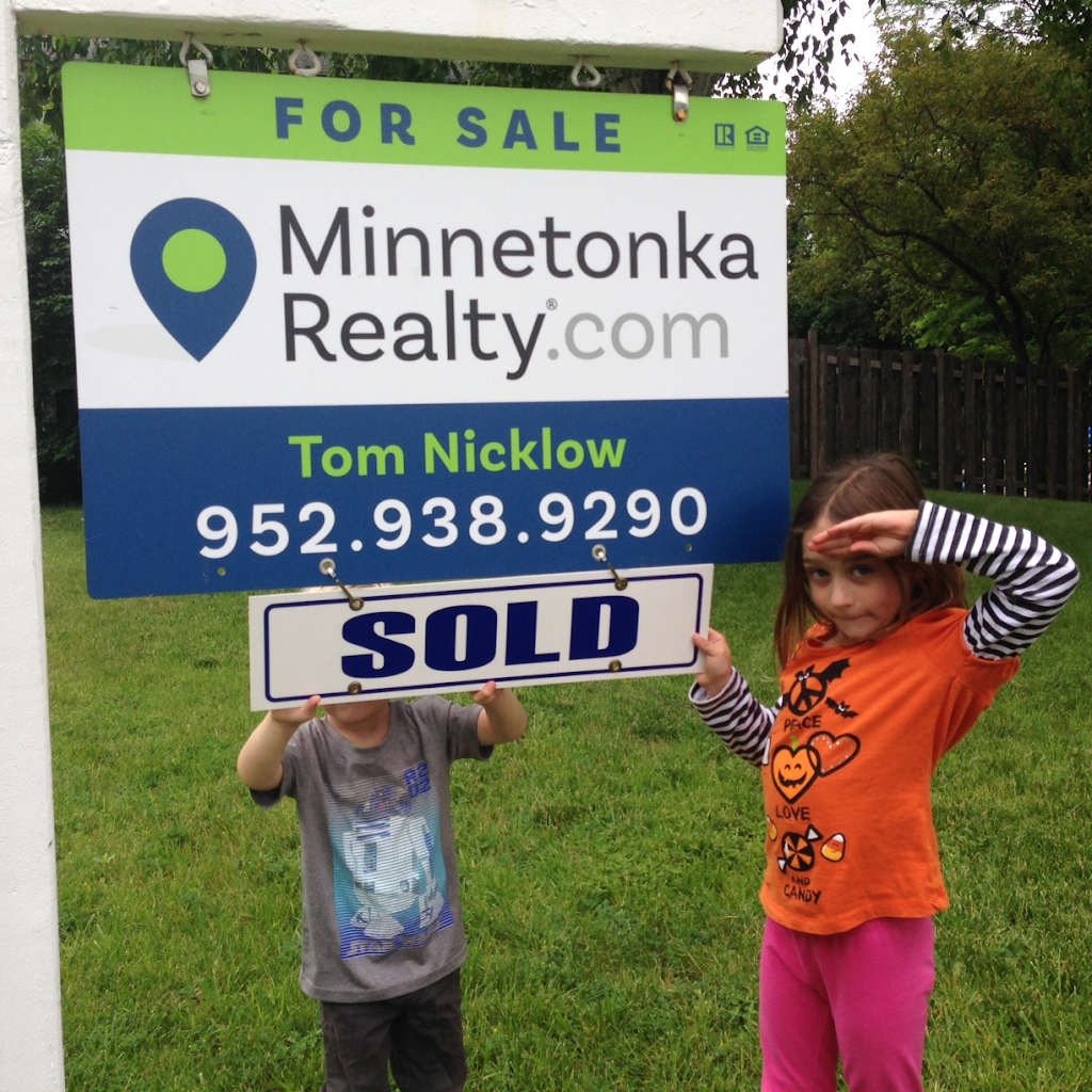 Minnetonka Realty | 16301 Kensington Ct, Minnetonka, MN 55345, USA | Phone: (952) 938-9290