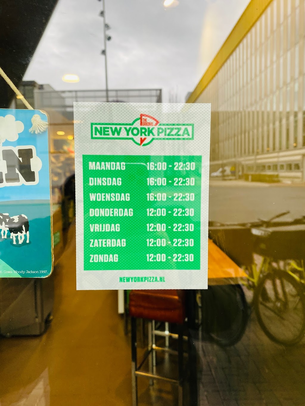 New York Pizza | Hoekenrode 12, 1102 BR Amsterdam, Netherlands | Phone: 020 226 0044