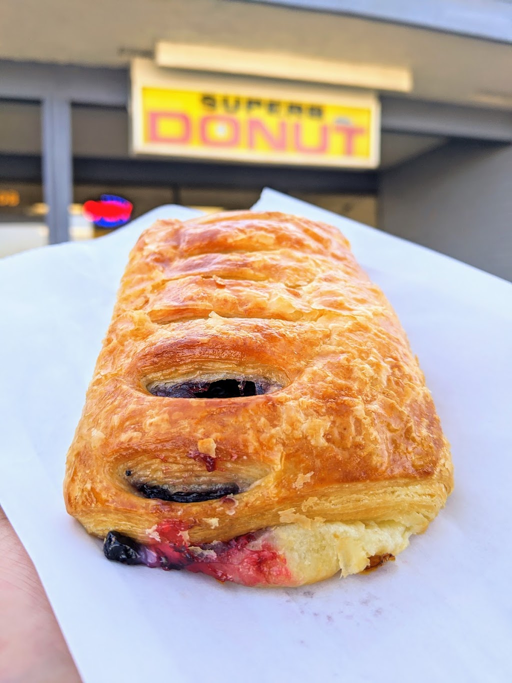 Superb Donuts | 408 17th St, Huntington Beach, CA 92648, USA | Phone: (714) 536-0081