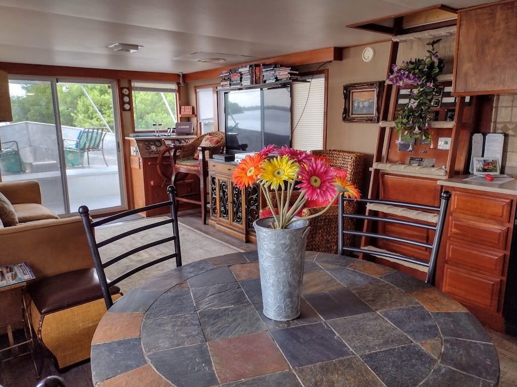 Florida Houseboat Vacations | 811 Blackburn Point Rd, Osprey, FL 34229, USA | Phone: (941) 223-1683