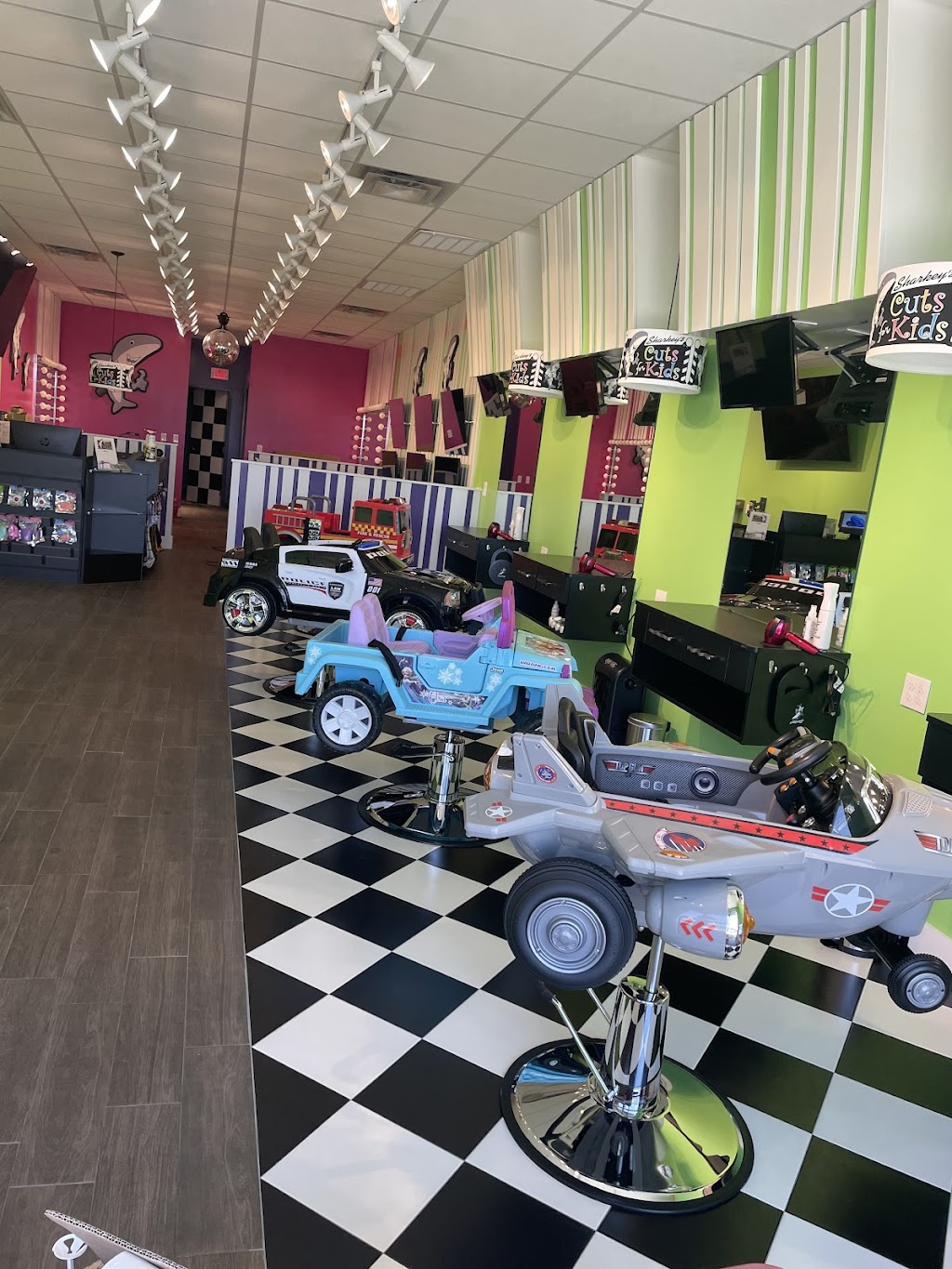 Sharkeys Cuts For Kids - North Fort Worth | 750 W Bonds Ranch Rd Suite 600, Fort Worth, TX 76131, USA | Phone: (682) 224-6241