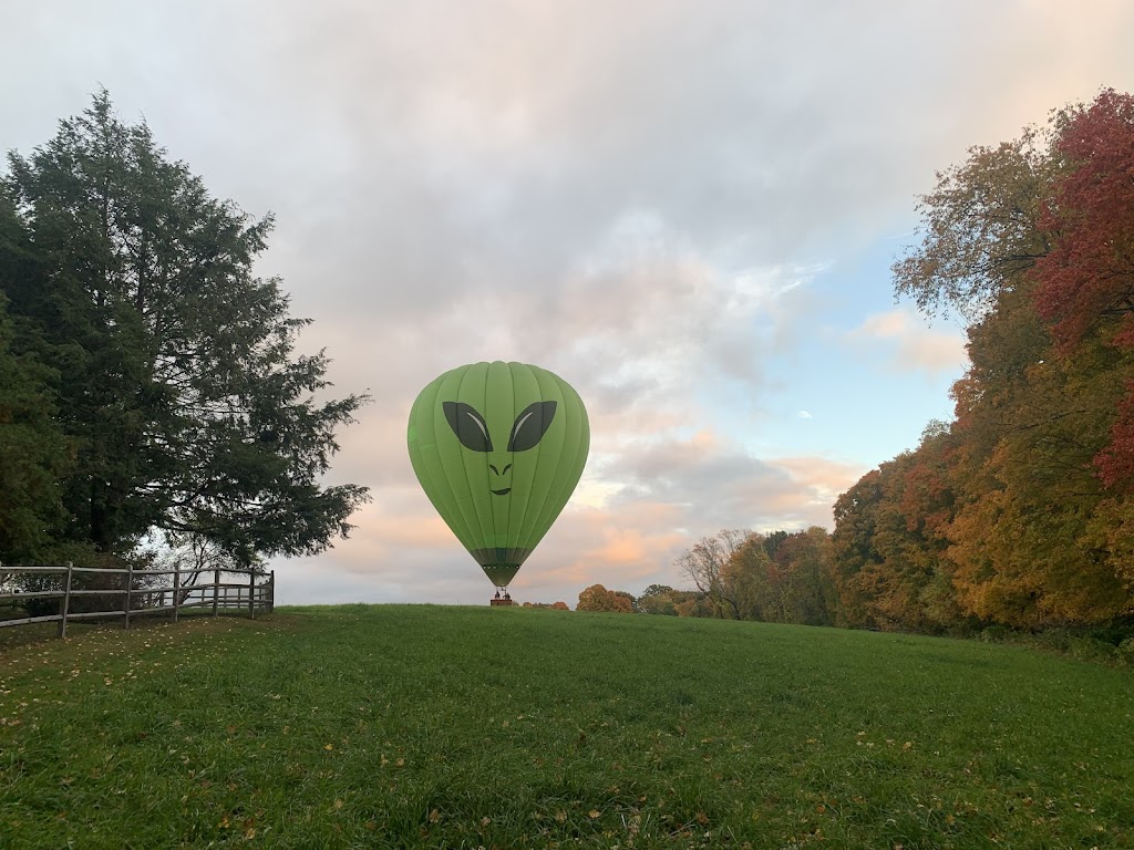 CT Voyager Balloons - Hot Air Balloon Ride Connecticut | Toutant Airport, 85 Bungay Hill Rd, Woodstock, CT 06281, USA | Phone: (860) 532-3052