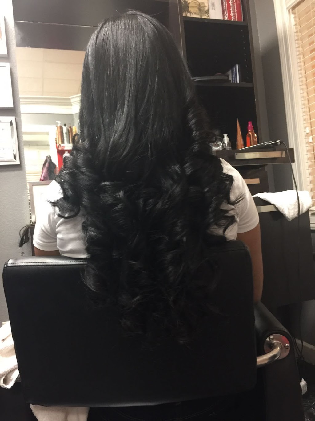 Dominican Hair Specialists Salon Suite | 665 W Lyndon B Johnson Fwy Suite 123, Irving, TX 75063, USA | Phone: (469) 733-6536