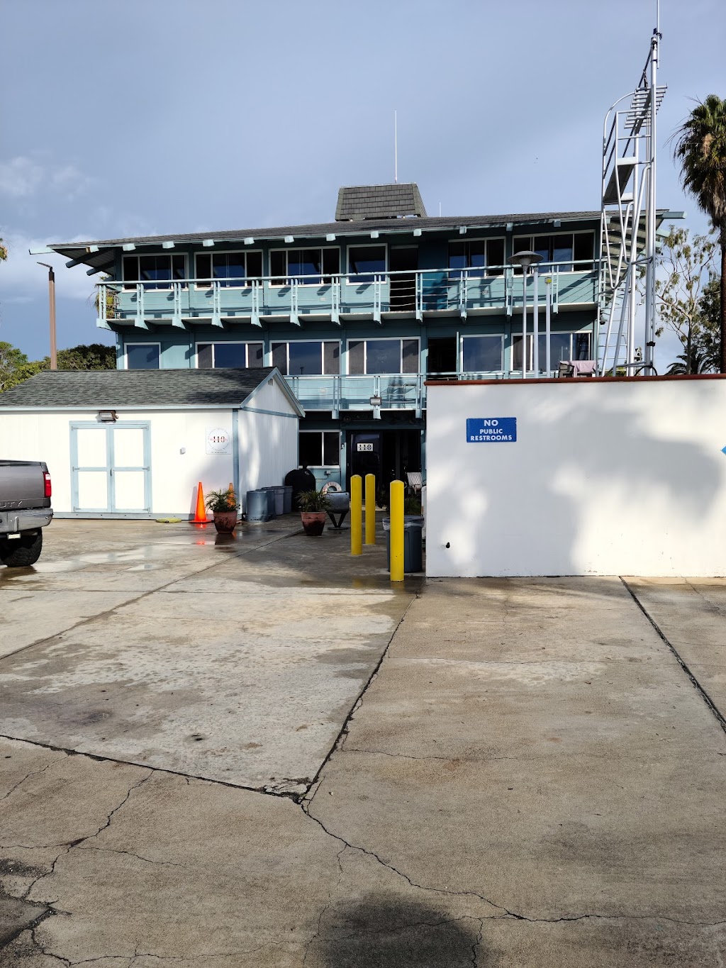 Los Angeles County Fire Dept. Station #110 | 4433 Admiralty Way, Marina Del Rey, CA 90292, USA | Phone: (310) 823-3773