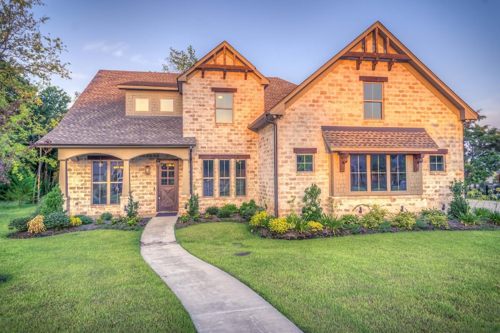 Julian Vasquez Real Estate Group | 203 N Waddill St, McKinney, TX 75069, USA | Phone: (214) 663-3838