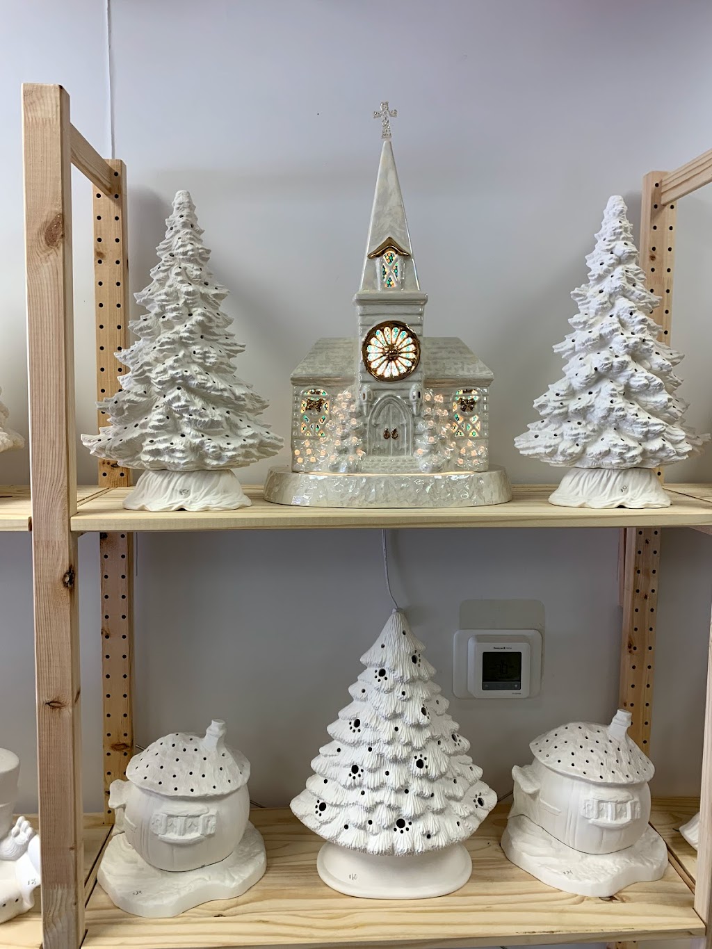 Always Christmas Ceramics | 5251 John Tyler Hwy suite 50, Williamsburg, VA 23185, USA | Phone: (757) 808-7271