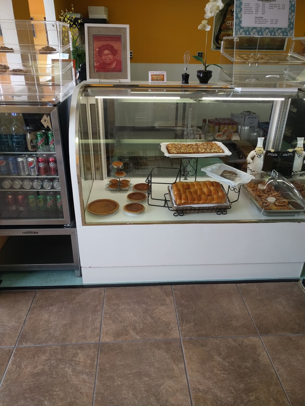 Whole-Ly Rollers Bakery | 200 N Battlefield Blvd, Chesapeake, VA 23320, USA | Phone: (757) 717-3999