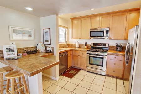 Ocean View Vacation Rental HappiTravels | 126 45th St, Newport Beach, CA 92663, USA | Phone: (909) 489-6735