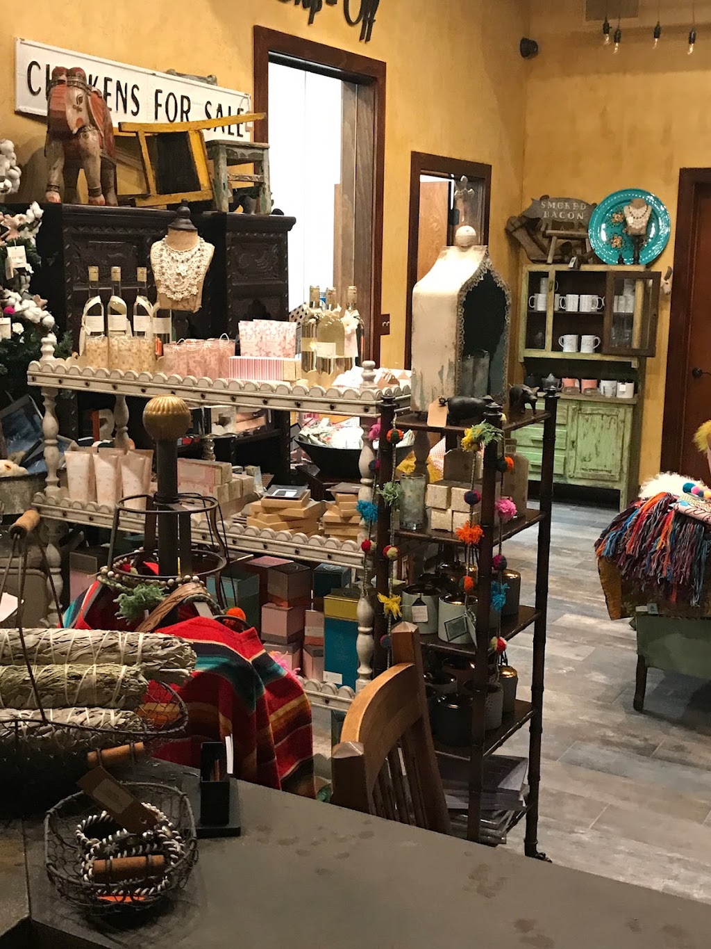 Mira Vista Apothecary and Mercantile | 7033 Bryant Irvin Rd Ste 300, Fort Worth, TX 76132, USA | Phone: (817) 292-3800