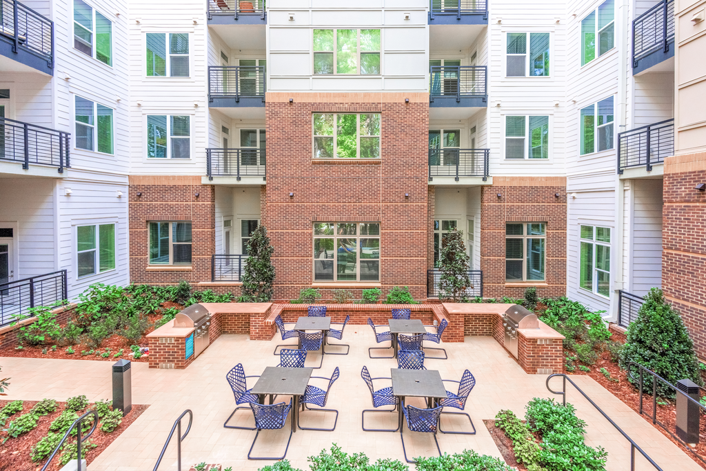 The Flats Exchange on Erwin Apartments | 2610 Erwin Rd, Durham, NC 27705, USA | Phone: (919) 891-8184