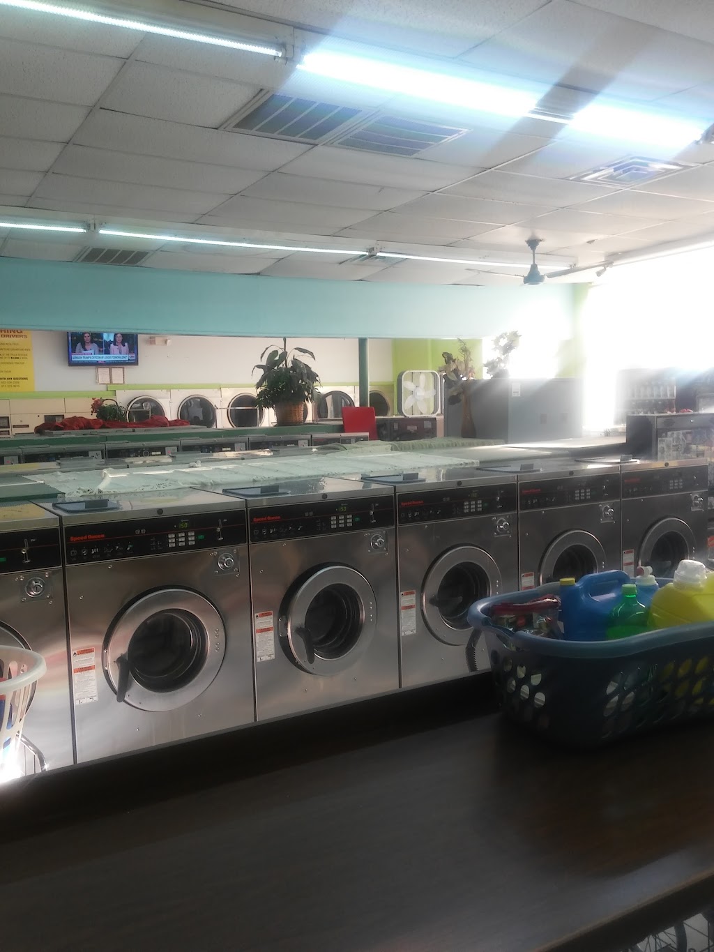 Jiffy Wash/ wash& dry | 203 Martha St, Euless, TX 76040 | Phone: (682) 554-2509