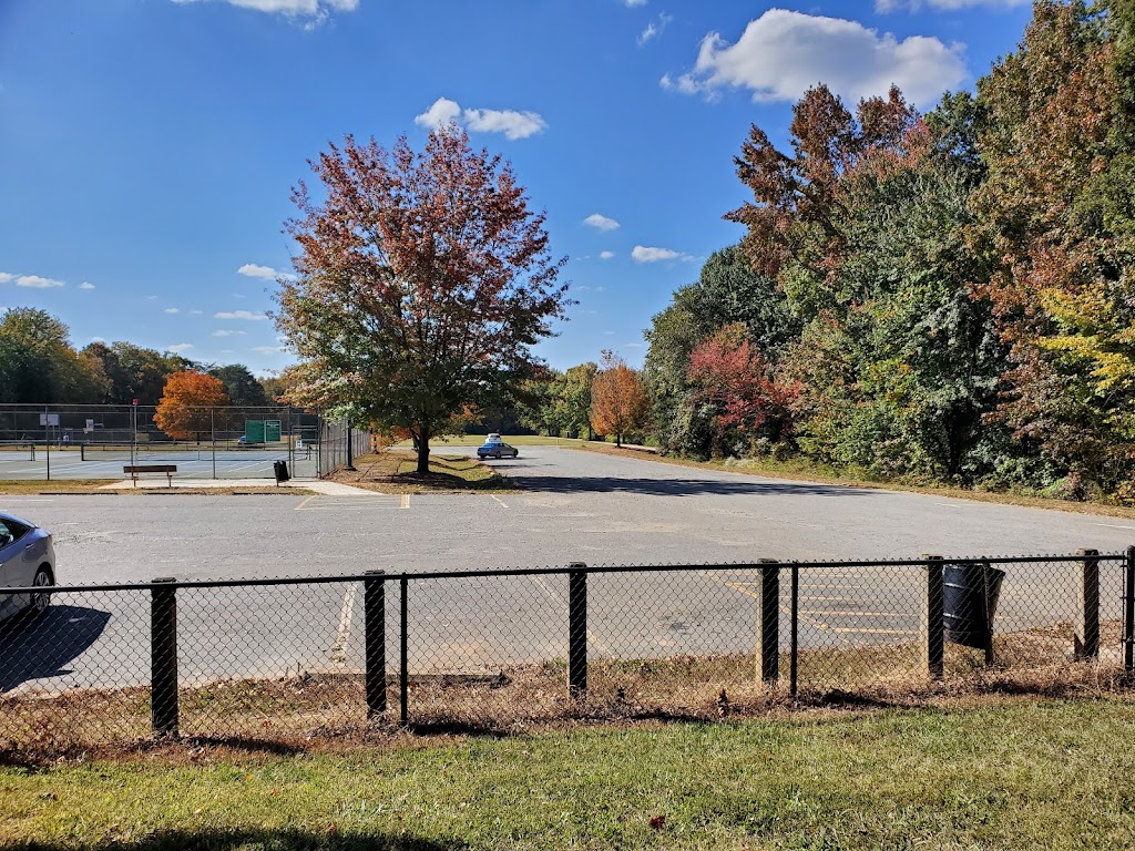 Old Town Neighborhood Center | 4550 Shattalon Dr, Winston-Salem, NC 27106, USA | Phone: (336) 922-3561