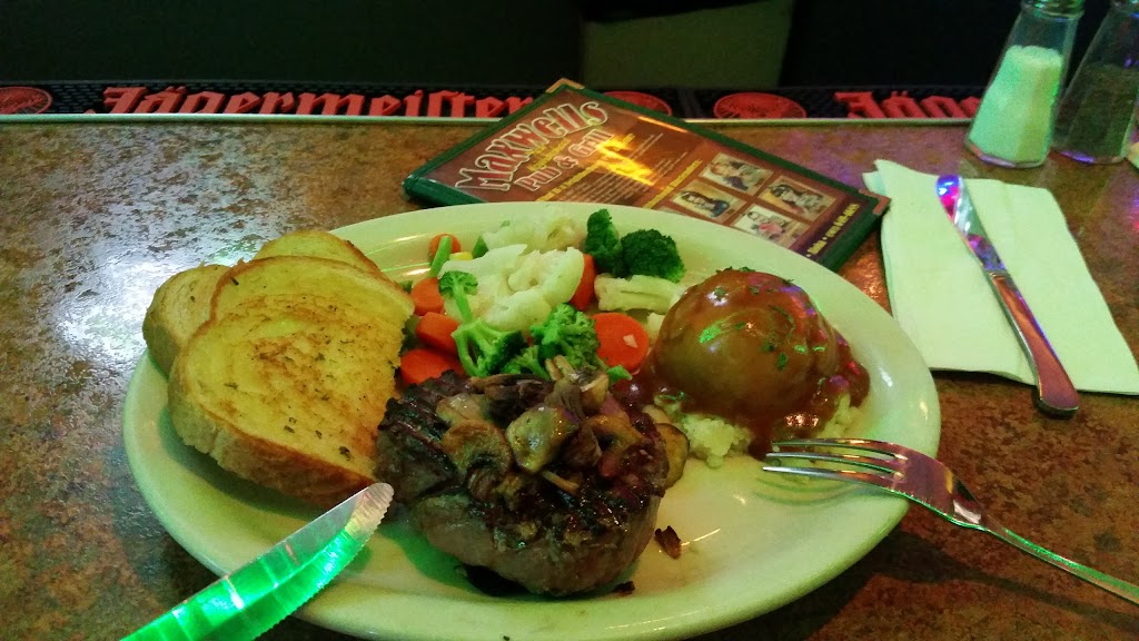 Maxwells Pub & Grill | 737 SW 185th Ave, Beaverton, OR 97006, USA | Phone: (503) 649-4688