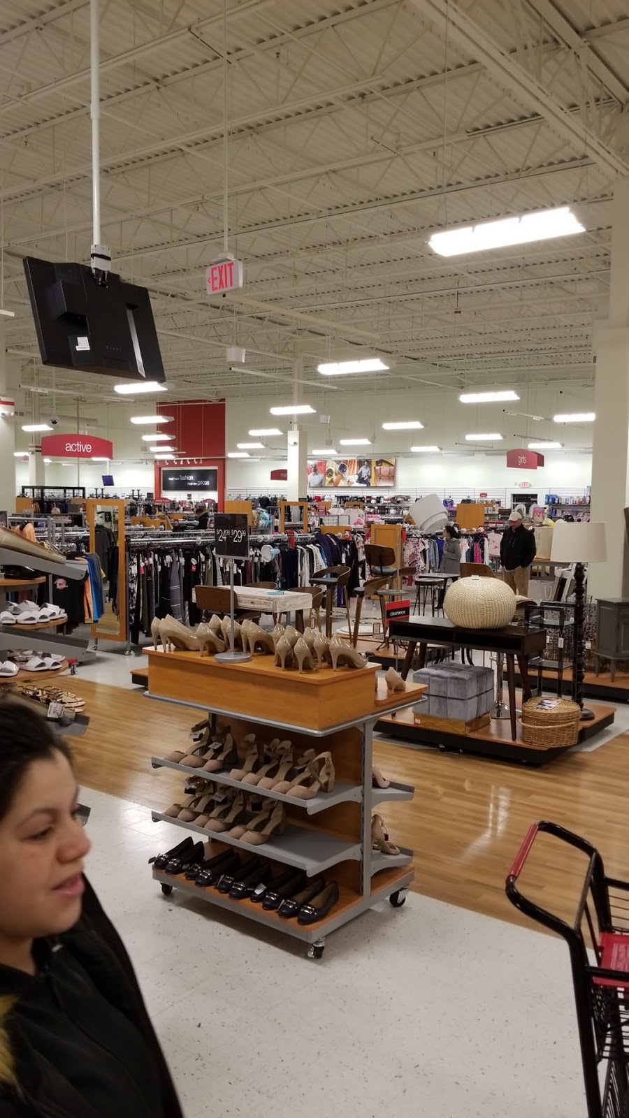 T.J. Maxx | 8173 E Broad St, Reynoldsburg, OH 43068, USA | Phone: (614) 577-1449