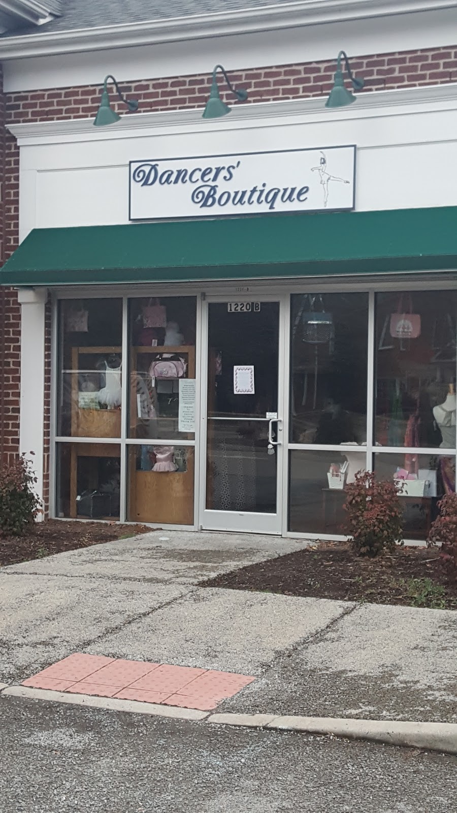 Dancers Boutique | 1220 Richmond Rd, Williamsburg, VA 23185, USA | Phone: (757) 220-6703