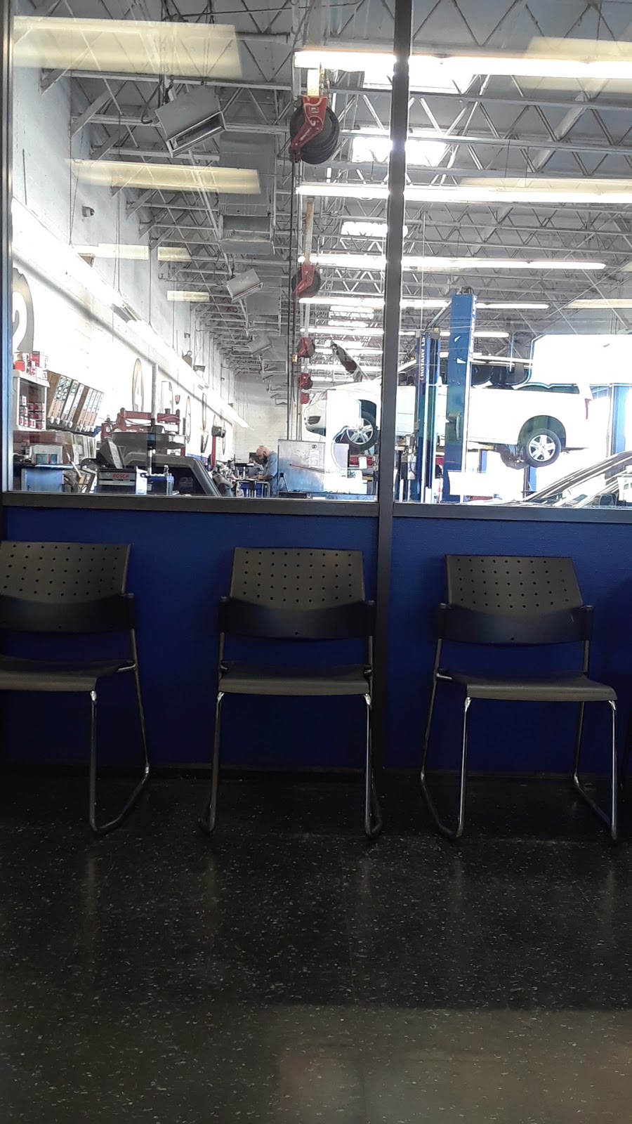 Pep Boys | 2524 N Scottsdale Rd, Scottsdale, AZ 85257, USA | Phone: (480) 945-9958