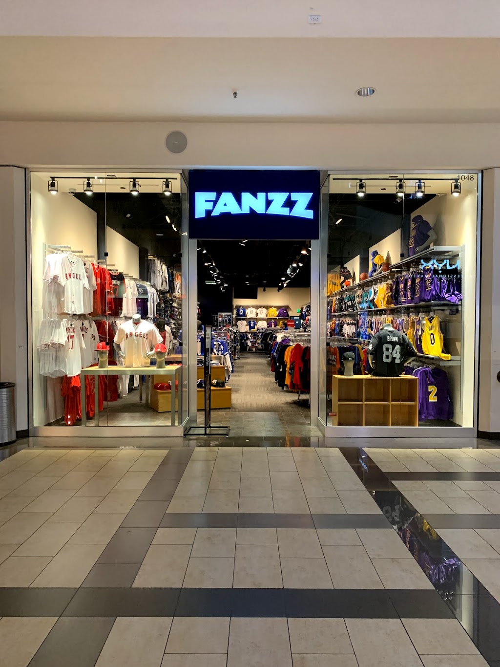 Fanzz | 1048 Brea Mall SP1, Brea, CA 92821, USA | Phone: (714) 671-9568