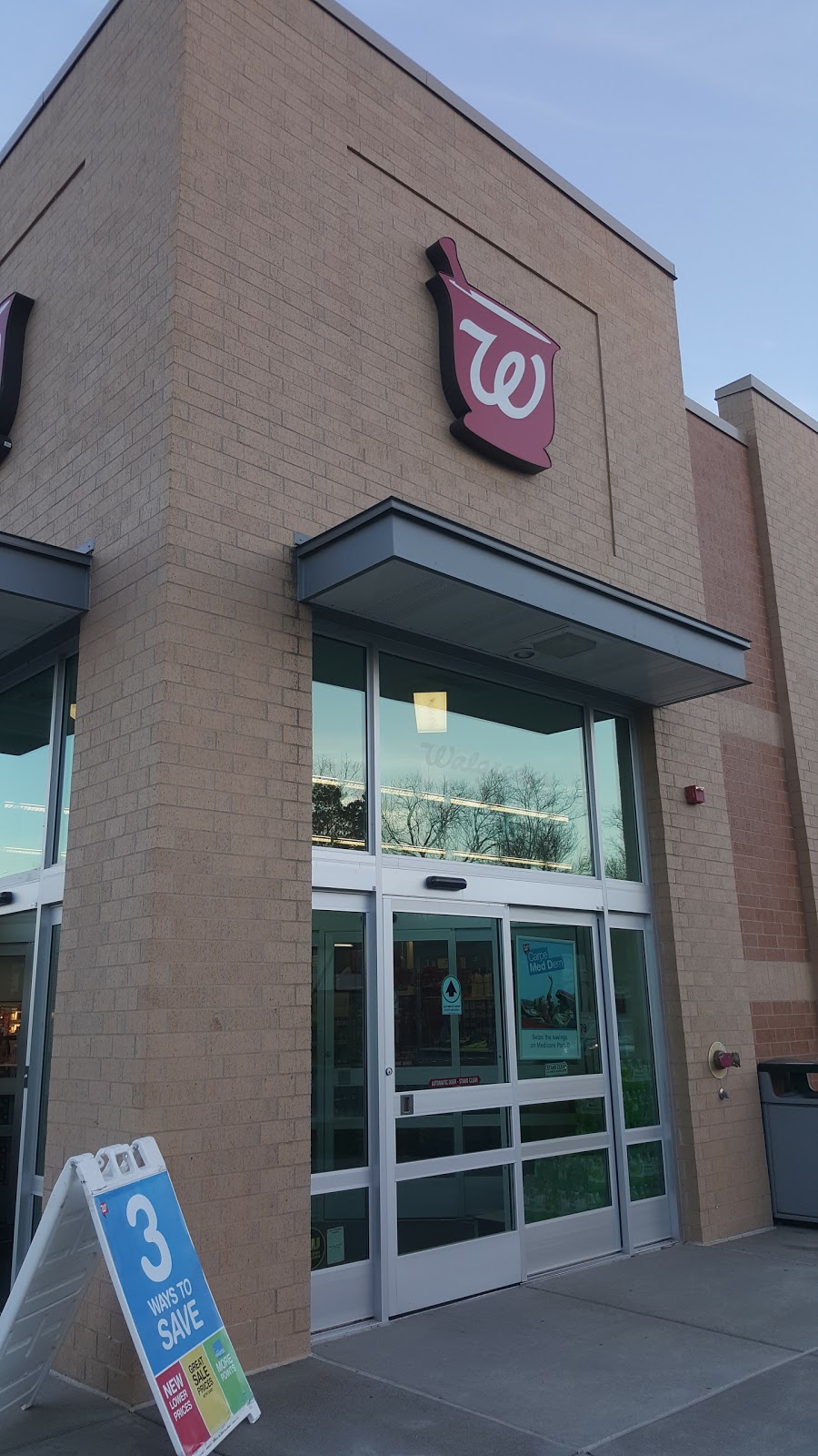 Walgreens | 2500 Winnetka Ave N, Golden Valley, MN 55427, USA | Phone: (763) 544-1747