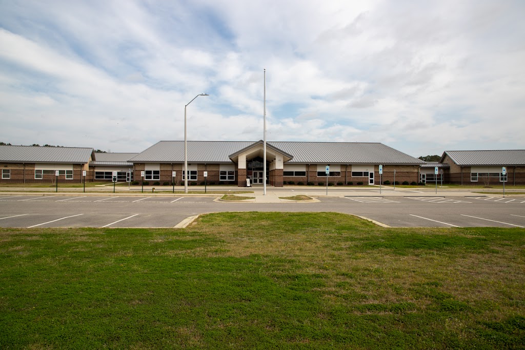 North Johnston Middle School | 435 Oil Company Rd, Micro, NC 27555, USA | Phone: (919) 284-3374