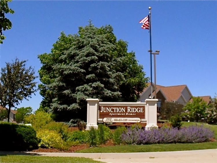 Junction Ridge Apartments | 8406 Isaac Dr, Madison, WI 53717, USA | Phone: (608) 833-3389