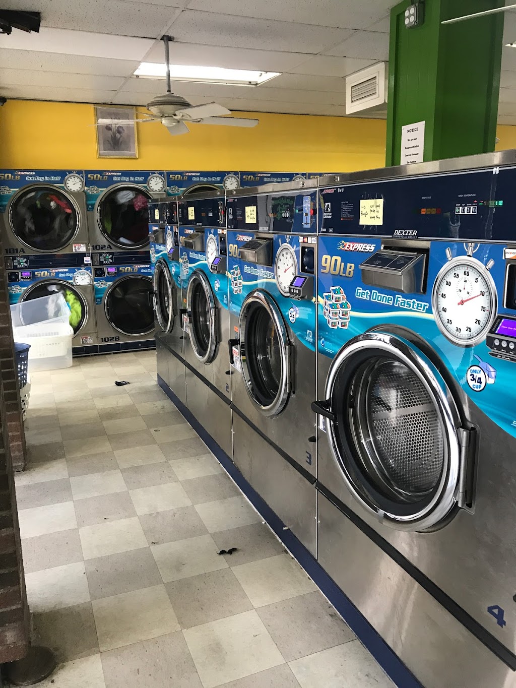 Spin City Laundromat | 2376 East Ave, Akron, OH 44314, USA | Phone: (330) 753-9471