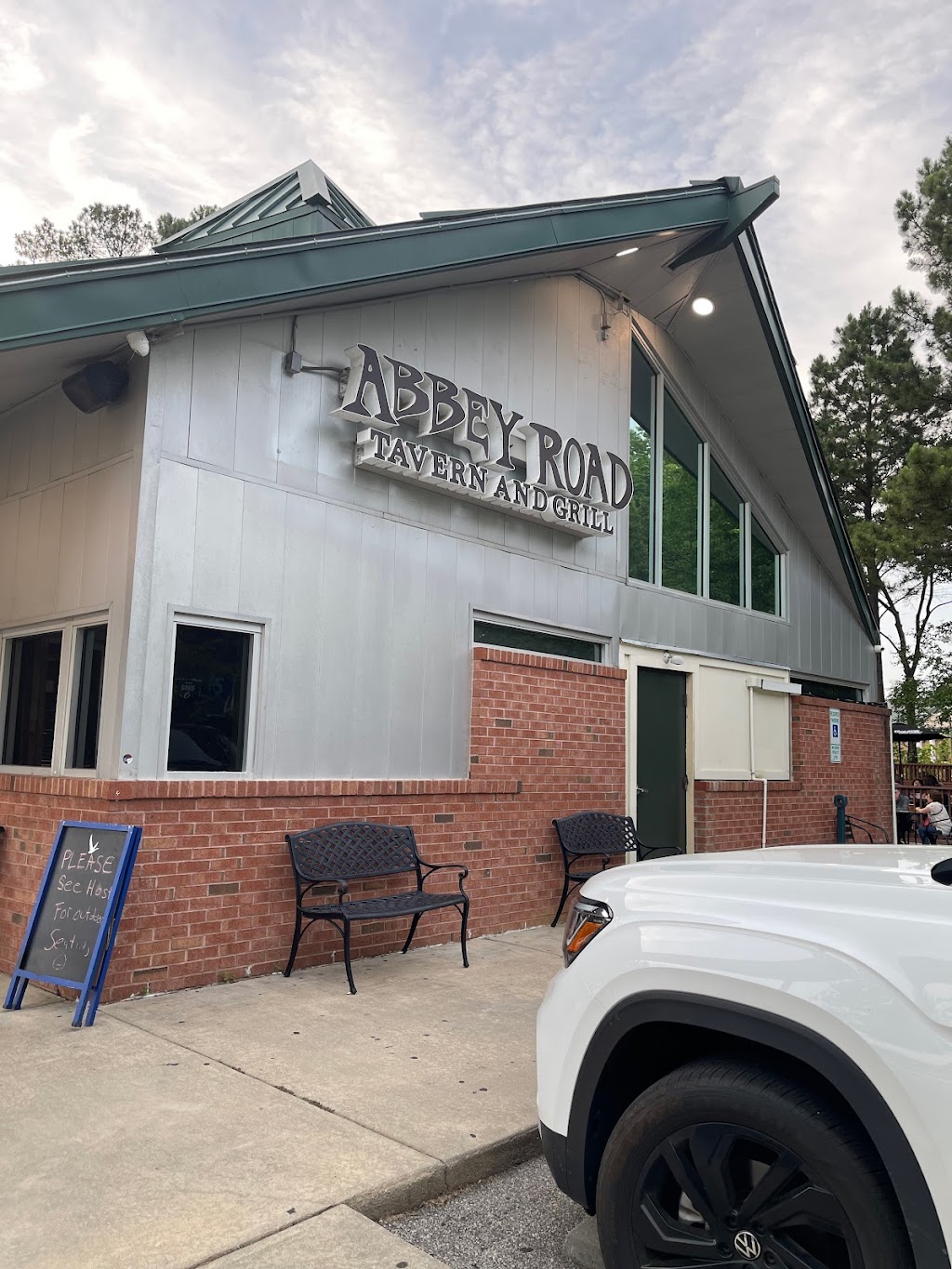 Abbey Road Tavern | 1700 Center St, Apex, NC 27502, USA | Phone: (919) 372-5383