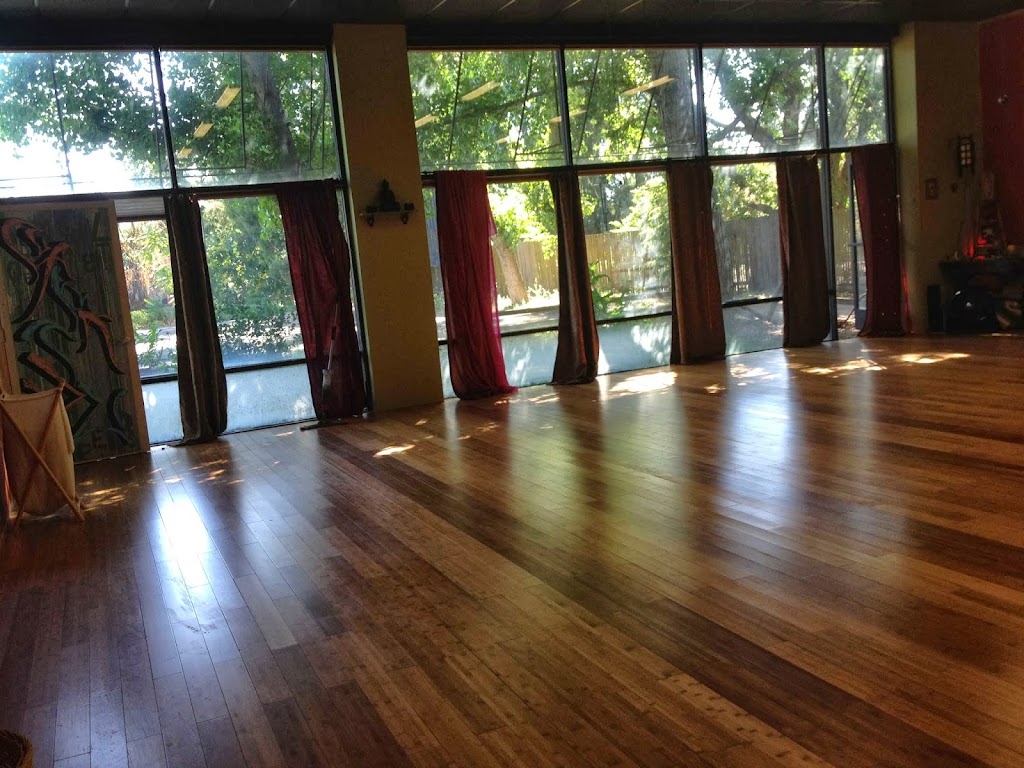 Barefoot Yoga Studio | 1015 Olive Dr, Davis, CA 95616, USA | Phone: (530) 753-9642