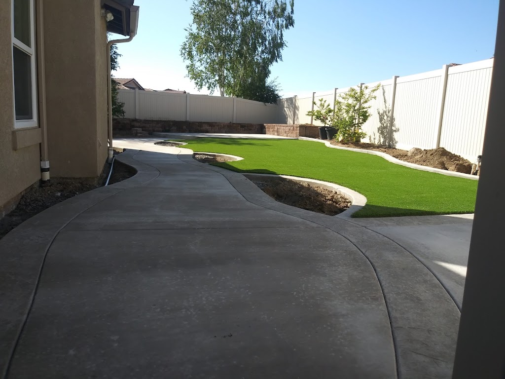 Escobar landscaping | 8706 Ruocco Dr, Santee, CA 92071, USA | Phone: (619) 534-4589