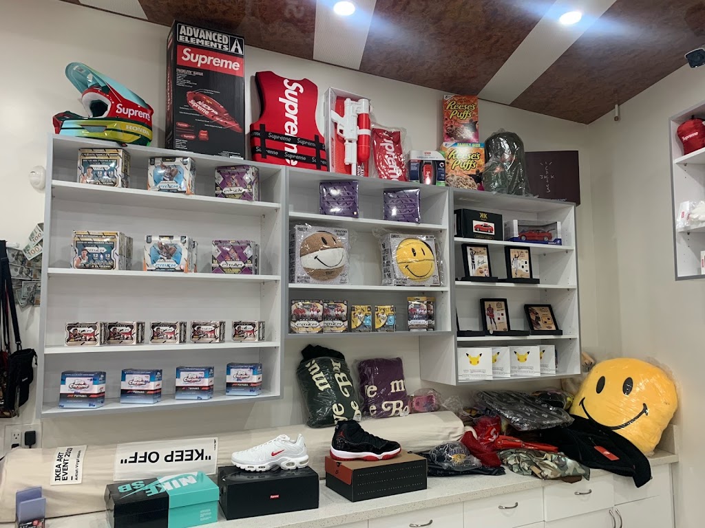 LaFav Cards & Hype | 3825 Fountain Ave, Los Angeles, CA 90029, USA | Phone: (323) 741-0199