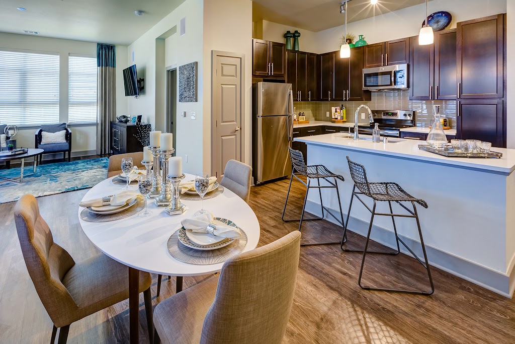 Windsor at Pinehurst Apartments | 3950 S Wadsworth Blvd, Lakewood, CO 80235, USA | Phone: (833) 825-0576